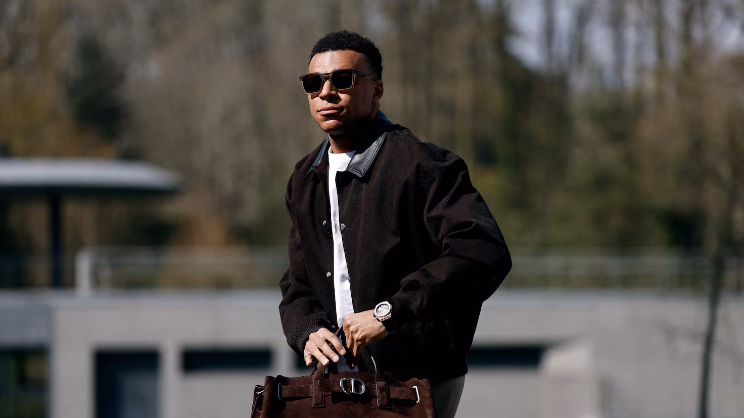 مبابي إصابة الركبة